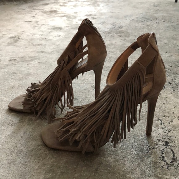 Fringe heels - Picture 2 of 2